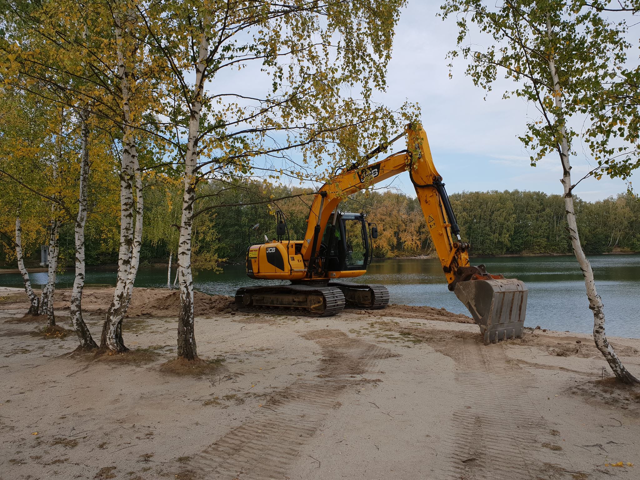 JCB JS130